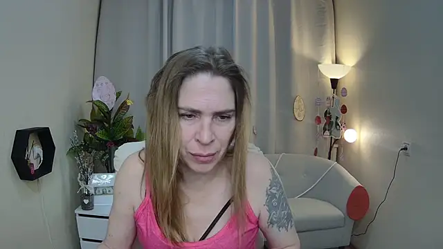 TessaDaybreak online show from 04/05/26, 07:48