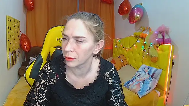 Snapshot of TessaDaybreak chatting on 03/22/25, 10:28 TessaDaybreak online show from 03/22/25, 10:28