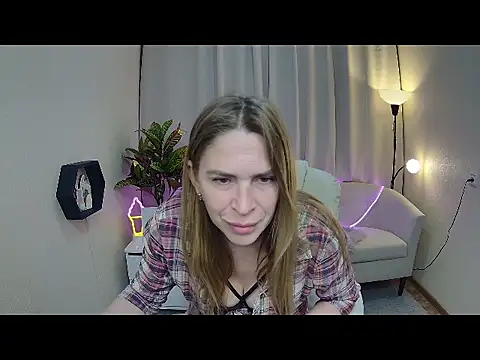 Snapshot of TessaDaybreak chatting on 05/15/26, 07:39 TessaDaybreak online show from 05/15/26, 07:39