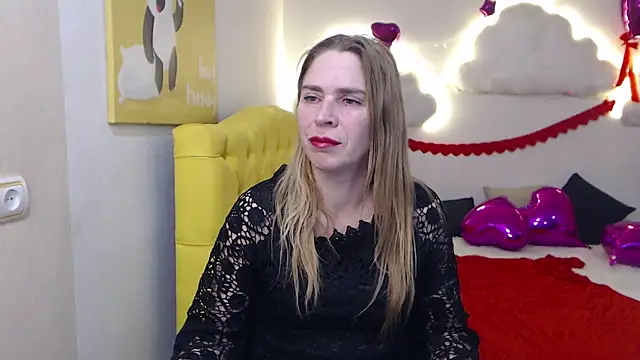 Snapshot of TessaDaybreak chatting on 03/04/25, 01:49 TessaDaybreak online show from 03/04/25, 01:49