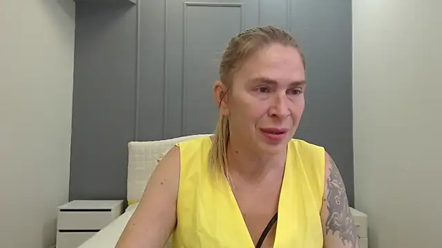 Snapshot of TessaDaybreak chatting on 07/18/26, 08:12 TessaDaybreak online show from 07/18/26, 08:12