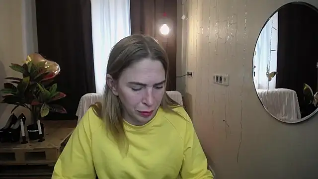 Snapshot of TessaDaybreak chatting on 03/18/25, 10:28 TessaDaybreak online show from 03/18/25, 10:28