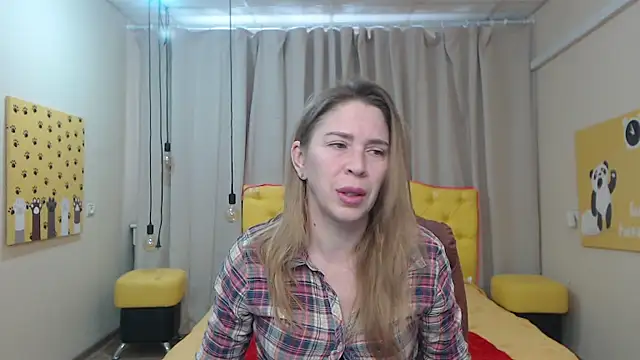 TessaDaybreak online show from 02/18/26, 07:49