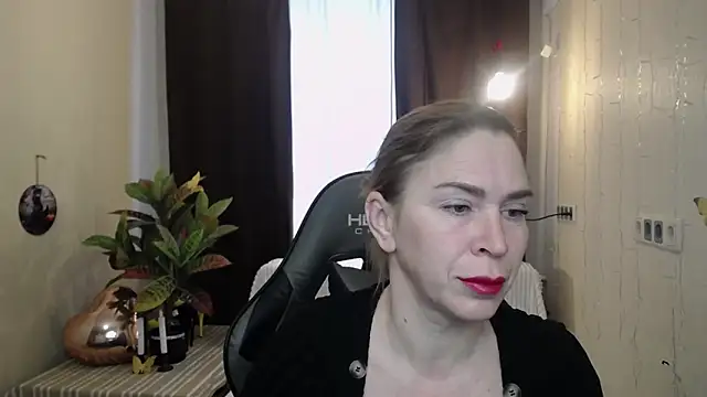 Snapshot of TessaDaybreak chatting on 02/27/25, 07:19 TessaDaybreak online show from 02/27/25, 07:19