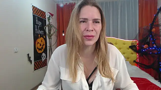 TessaDaybreak online show from 11/01/25, 08:52