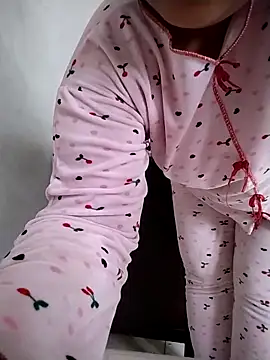 Snapshot of Dalou3a-69 chatting on 10/04/25, 08:27 Dalou3a-69 online show from 10/04/25, 08:27