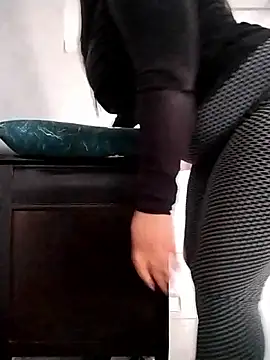 Dalou3a-69 online show from 02/05/26, 12:12