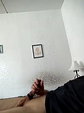 Snapshot of Teemu chatting on 05/04/26, 02:42 Teemu online show from 05/04/26, 02:42