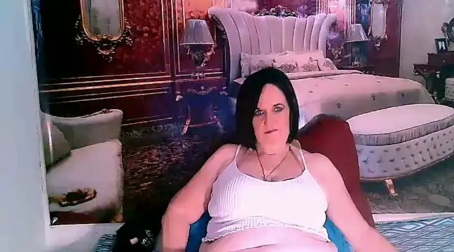 Snapshot of LuciousGrace chatting on 03/03/25, 04:32 LuciousGrace online show from 03/03/25, 04:32