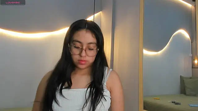 lucelly 15 online show from 12/21/25, 11:56