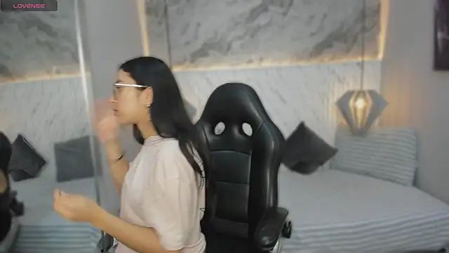 lucelly 15 online show from 11/11/25, 11:27