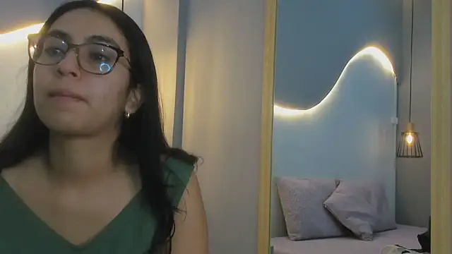 lucelly 15 online show from 11/23/25, 11:42