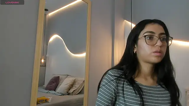 lucelly 15 online show from 10/13/25, 11:45