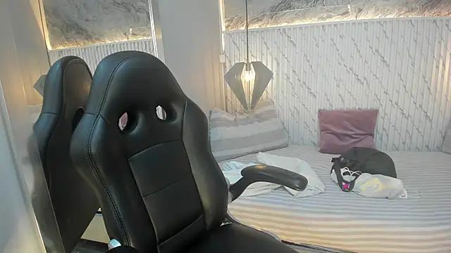 lucelly 15 online show from 11/28/25, 11:43