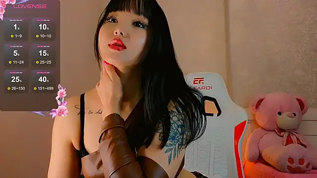 Snapshot of Demonic_Angel_ chatting on 06/12/26, 03:32 Demonic Angel online show from 06/12/26, 03:32
