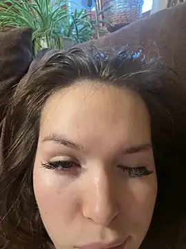 -Amora online show from 11/07/25, 12:21