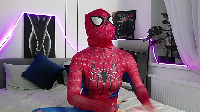 -Amora online show from 12/05/25, 12:15