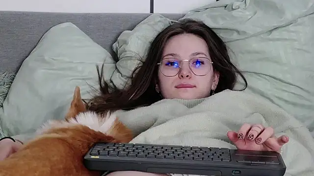 -Amora online show from 04/07/26, 11:12