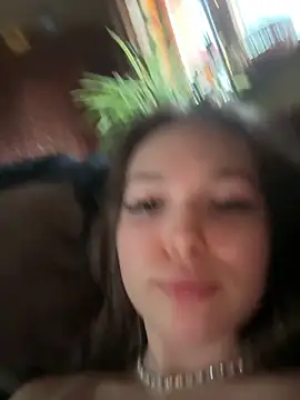 -Amora online show from 11/11/25, 12:22