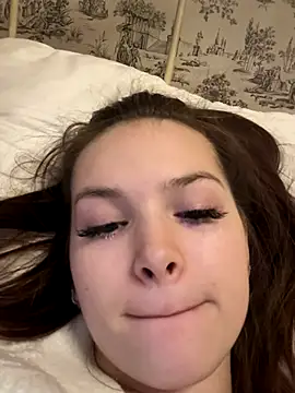 -Amora online show from 11/03/25, 12:20