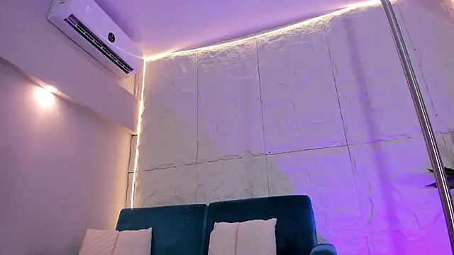 MelanieHillss online show from 02/02/26, 08:19