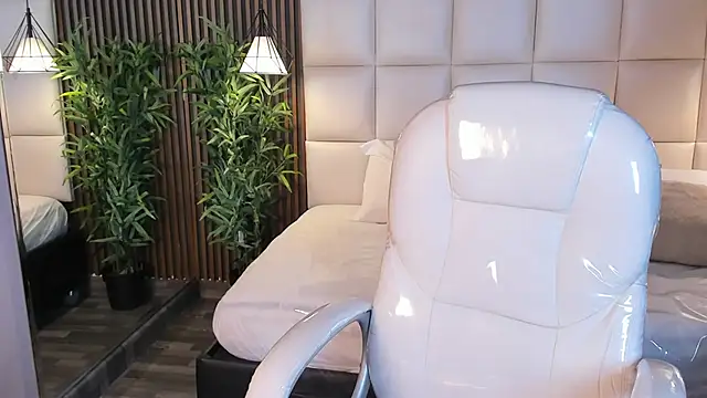 MelanieHillss online show from 03/31/26, 04:03