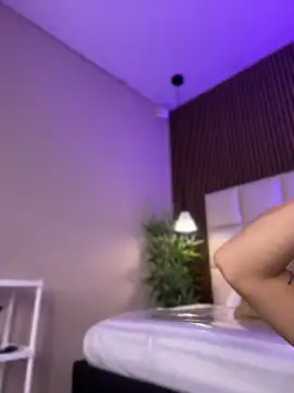 MelanieHillss online show from 07/17/26, 04:10