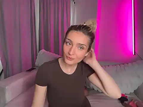 Snapshot of meggsworld chatting on 05/03/26, 12:53 meggsworld online show from 05/03/26, 12:53