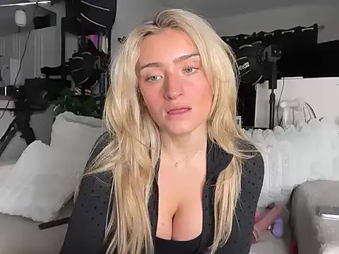 meggsworld online show from 12/20/25, 01:58