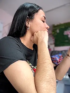 Naatalia online show from 12/22/25, 04:07