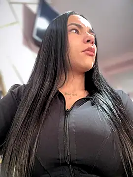 Naatalia online show from 10/21/25, 09:36