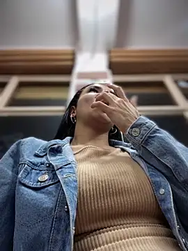 Naatalia online show from 11/21/25, 11:48