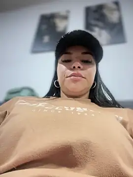 Naatalia online show from 11/03/25, 10:57