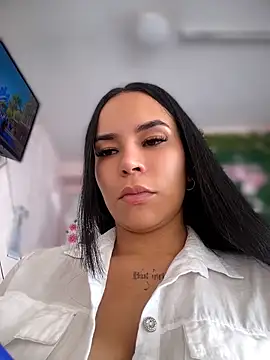 Naatalia online show from 05/05/26, 08:34