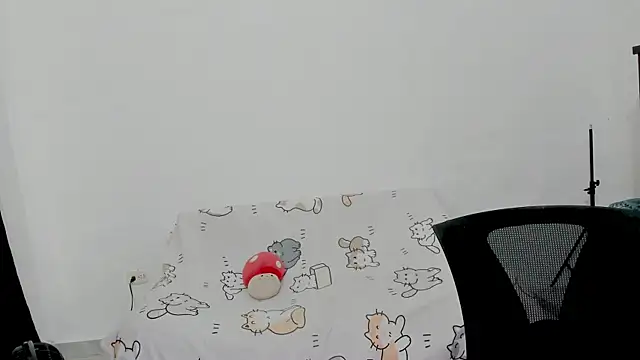 Naoko 7w7 online show from 10/27/25, 10:11