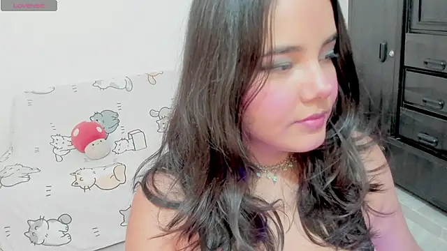 Naoko 7w7 online show from 11/26/25, 10:32