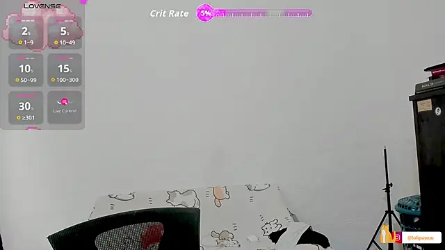 Naoko 7w7 online show from 10/23/25, 10:08