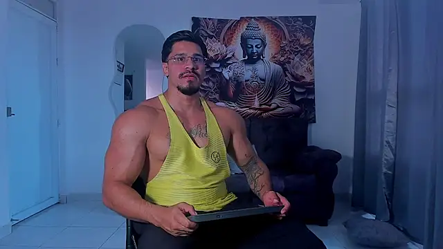 Snapshot of Valentino_Dosantos_ chatting on 09/29/25, 08:58 Valentino Dosantos online show from 09/29/25, 08:58