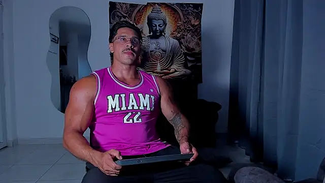 Valentino Dosantos  online show from 11/20/25, 09:36