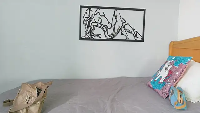 karina-lopez online show from 12/15/25, 02:01