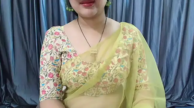 Snapshot of goldiwets chatting on 03/11/25, 03:58 goldiwets online show from 03/11/25, 03:58