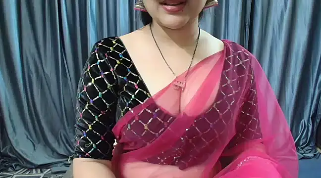 Snapshot of goldiwets chatting on 03/05/25, 05:39 goldiwets online show from 03/05/25, 05:39