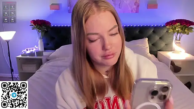 Snapshot of DonnaSmith chatting on 09/13/25, 07:52 DonnaSmith online show from 09/13/25, 07:52