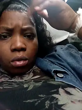 Snapshot of PinkMagic chatting on 09/24/25, 07:31 PinkMagic online show from 09/24/25, 07:31