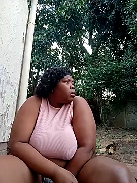 Snapshot of PinkMagic chatting on 09/18/25, 01:36 PinkMagic online show from 09/18/25, 01:36