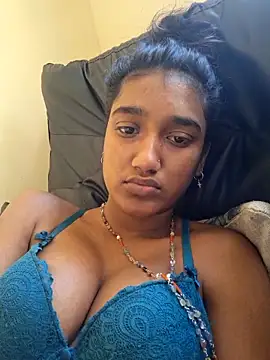 Snapshot of indianpink_lips chatting on 09/10/25, 08:46 indianpink lips online show from 09/10/25, 08:46