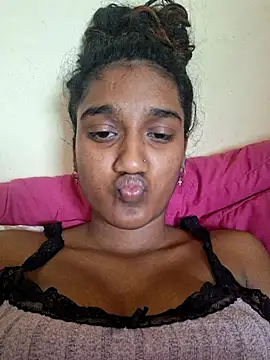 Snapshot of indianpink_lips chatting on 09/28/25, 02:46 indianpink lips online show from 09/28/25, 02:46