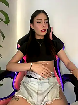 Snapshot of candycami19 chatting on 09/24/25, 09:21 candycami19 online show from 09/24/25, 09:21