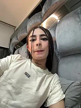 Snapshot of candycami19 chatting on 02/23/25, 04:50 candycami19 online show from 02/23/25, 04:50