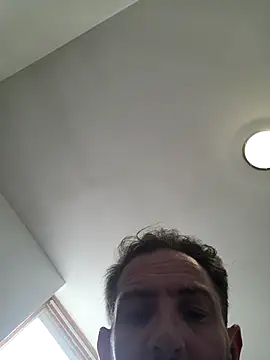 Snapshot of larcoeur chatting on 09/25/25, 02:01 larcoeur online show from 09/25/25, 02:01